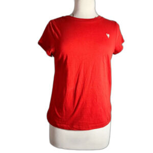 Universal Thread T-Shirt Size S Modern Red Heart Clean Girl Romantic Academia